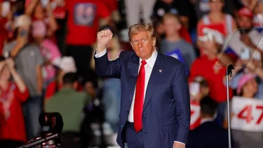 Más de 23 millones de personas ya votaron en EEUU, Harris y Trump recorren estados en disputa