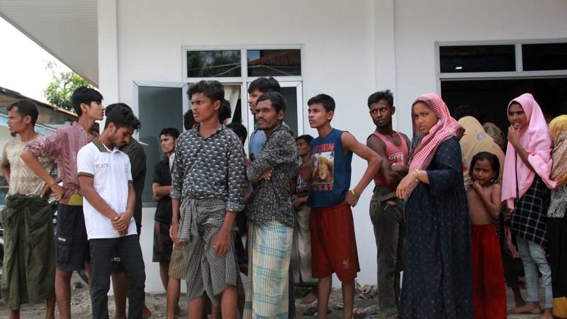 Barcos con decenas de rohinyás desembarcan en el norte de Sumatra y Aceh, en Indonesia