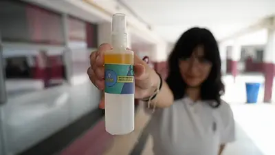 Ante la falta de politicas de Pullaro, estudiantes combaten el dengue con repelentes caseros Ante la falta de politicas de Pullaro, estudiantes combaten el dengue con repelentes caseros