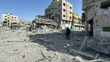 Ataques israelíes matan a decenas de personas en Gaza, se reanudan conversaciones d alto el fuego