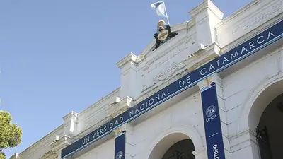 Autoridades universitarias de Catamarca apuntan contra Milei: "Es autónoma y autárquica por ley" Autoridades universitarias de Catamarca apuntan contra Milei: "Es autónoma y autárquica por ley"