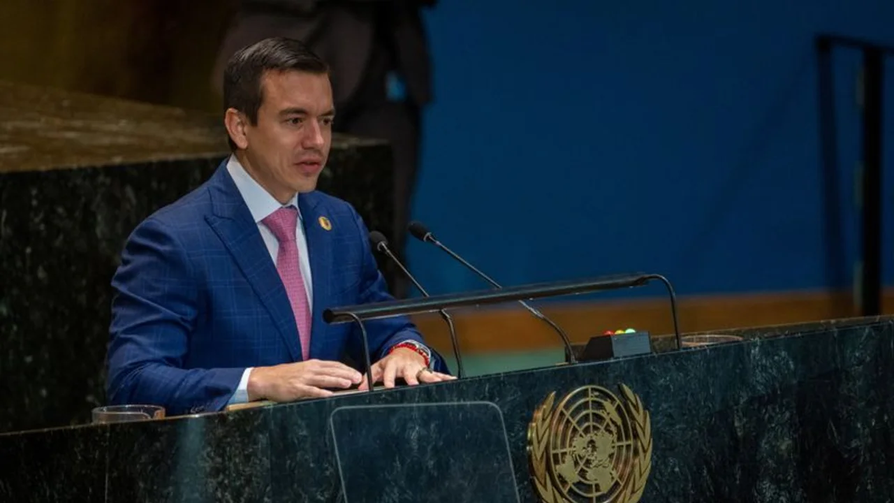 Asamblea Ecuador aprueba segunda ley eléctrica presidente Noboa, abriendo puerta inversión privada