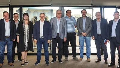 Llaryora volvió a pedirle la baja de retenciones a Milei: "Dinero quede en mano de los productores" Llaryora volvió a pedirle la baja de retenciones a Milei: "Dinero quede en mano de los productores"