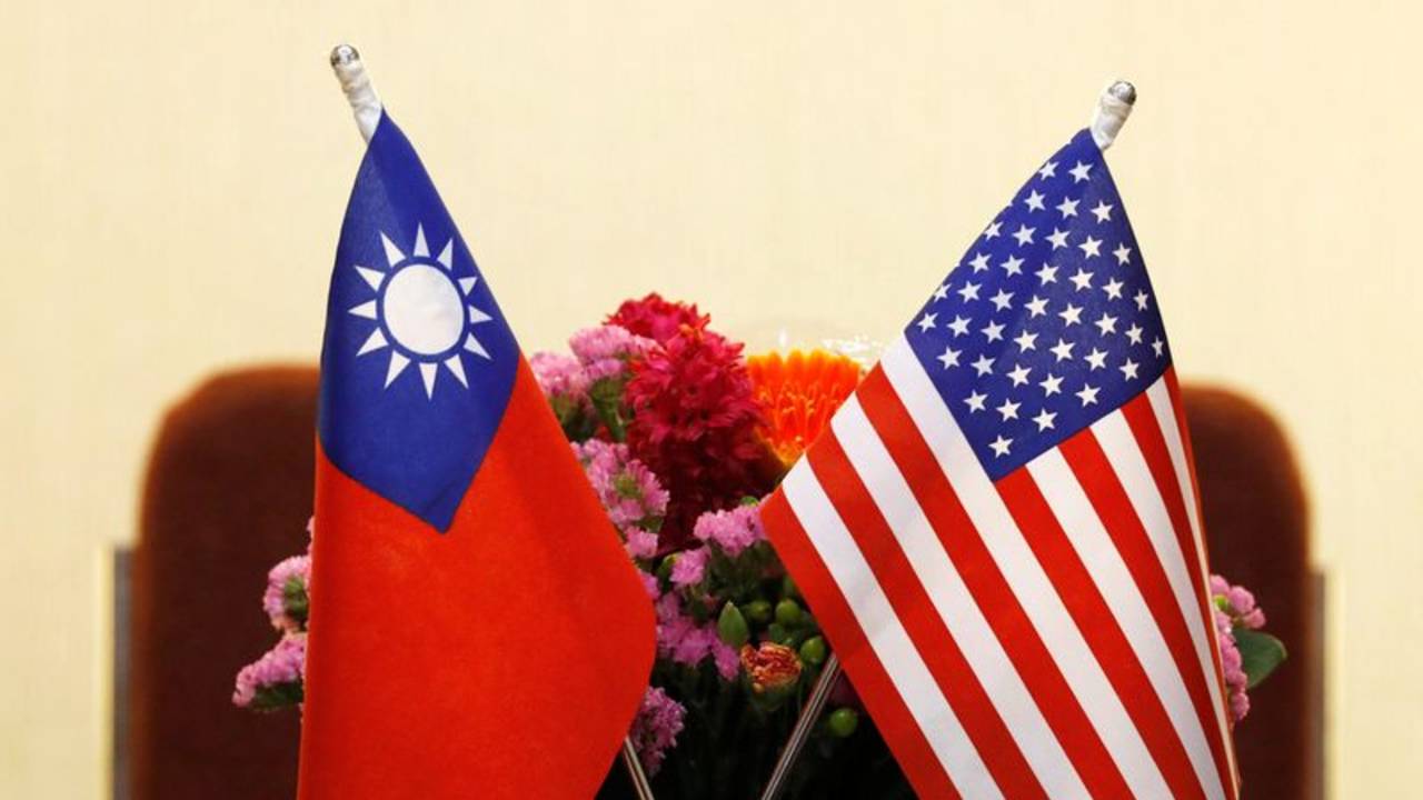 EXCLUSIVA-Xi presionó a Biden para que modificara su tono sobre Taiwán, según fuentes