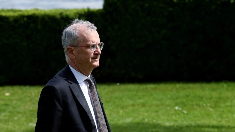 BCE no debería tener que reaccionar a desviaciones a corto plazo del objetivo de inflación: Villeroy