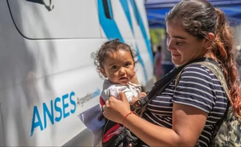 El Presupuesto 2026 elimina la movilidad de la AUH y las Asignaciones Familiares | Congreso