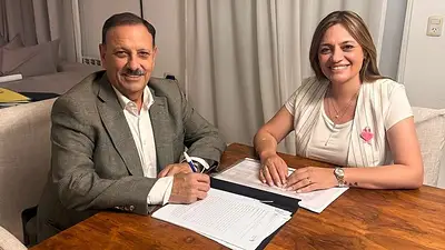 Fotografía del gobernador Ricardo Quintela en la firma del presupuesto 2025 Fotografía del gobernador Ricardo Quintela en la firma del presupuesto 2025