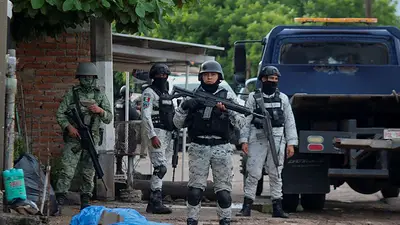 "Ni disfraz, ni armas de plástico", instrucción para Halloween en el violento estado mexicano Sinaloa "Ni disfraz, ni armas de plástico", instrucción para Halloween en el violento estado mexicano Sinaloa