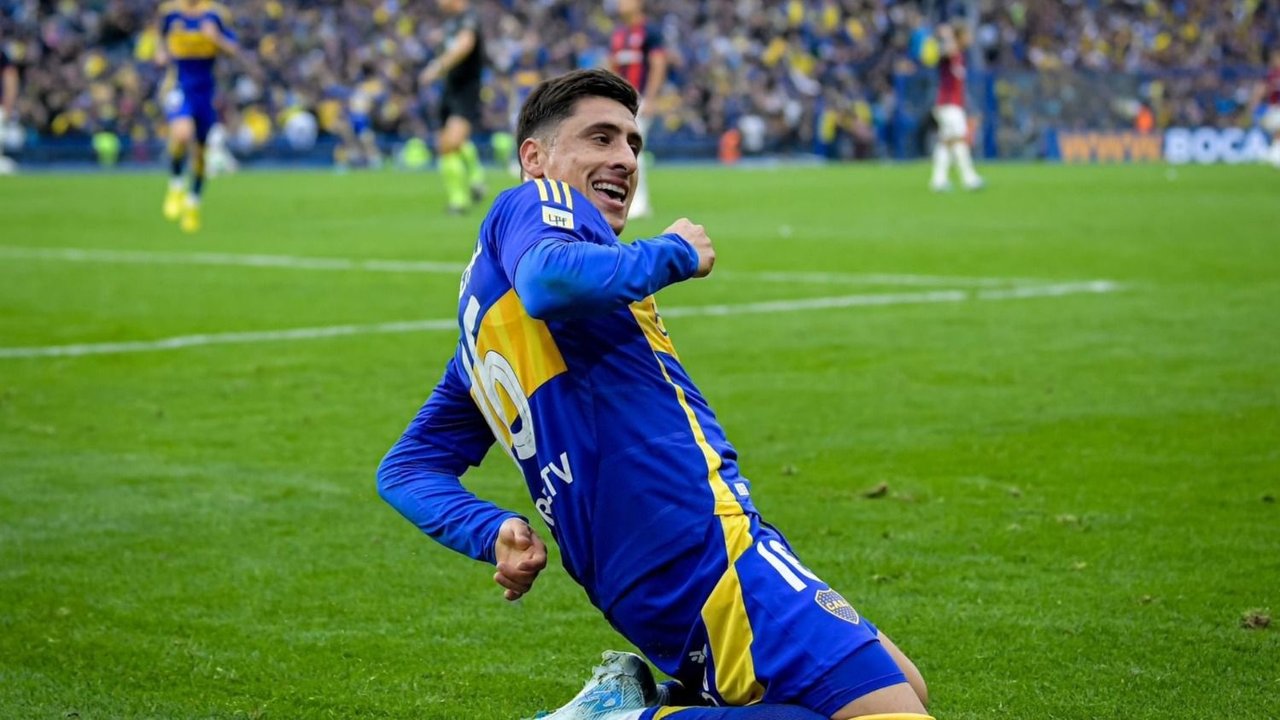 Miguel Merentiel celebrando un gol para Boca.
