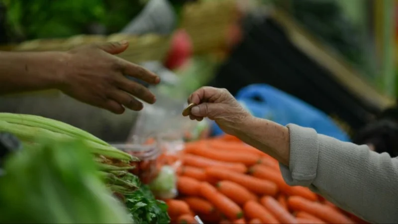 La inflación de alimentos y bebidas no aflojó en la primera semana de enero: de cuánto fue