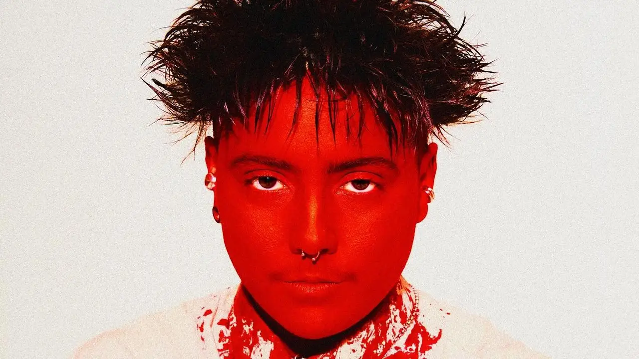 “Renacer en rojo”: Meien y el disco que lo acompañó en su transición.