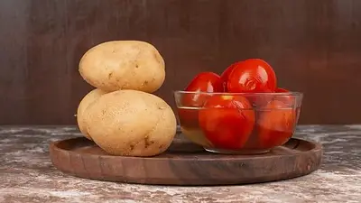 Cómo se relacionan las papas con los tomates. Historia y origen de la papa. De dónde surgió la papa. Cómo se relacionan las papas con los tomates. Historia y origen de la papa. De dónde surgió la papa.