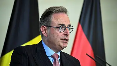 Bélgica dice la UE debe compartir el riesgo de utilizar los activos rusos congelados para Ucrania Bélgica dice la UE debe compartir el riesgo de utilizar los activos rusos congelados para Ucrania