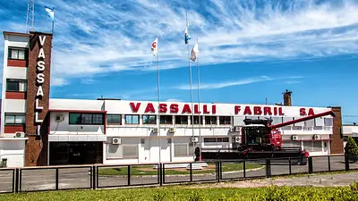 Tras masivas movilizaciones, hubo acuerdo en Vassalli: 280 trabajadores volverán a sus puestos Tras masivas movilizaciones, hubo acuerdo en Vassalli: 280 trabajadores volverán a sus puestos