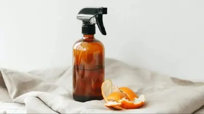 Cáscaras de naranja y vinagre Cáscaras de naranja y vinagre