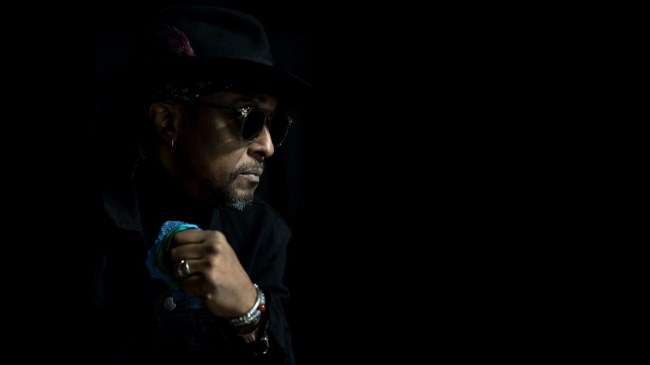 Cómo fue el show de Bernard Fowler. 