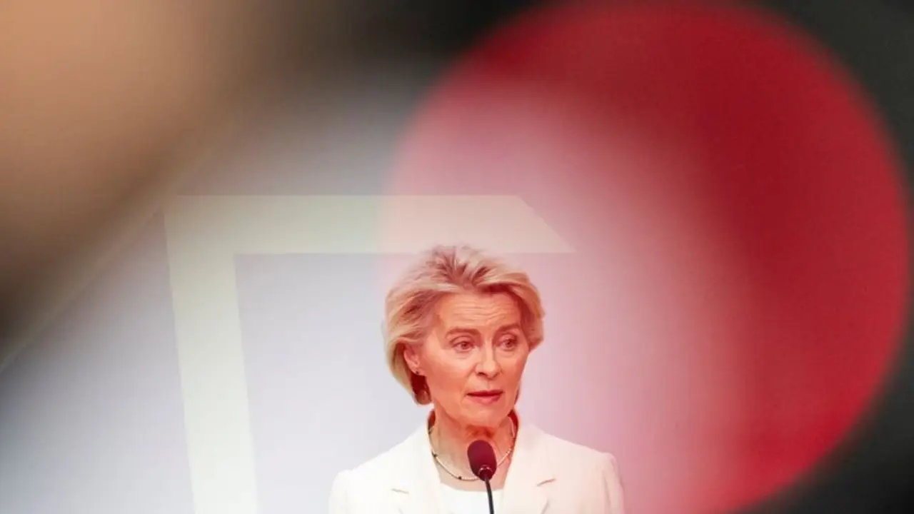 Von der Leyen insta a Europa a impulsar los coches con inteligencia artificial
