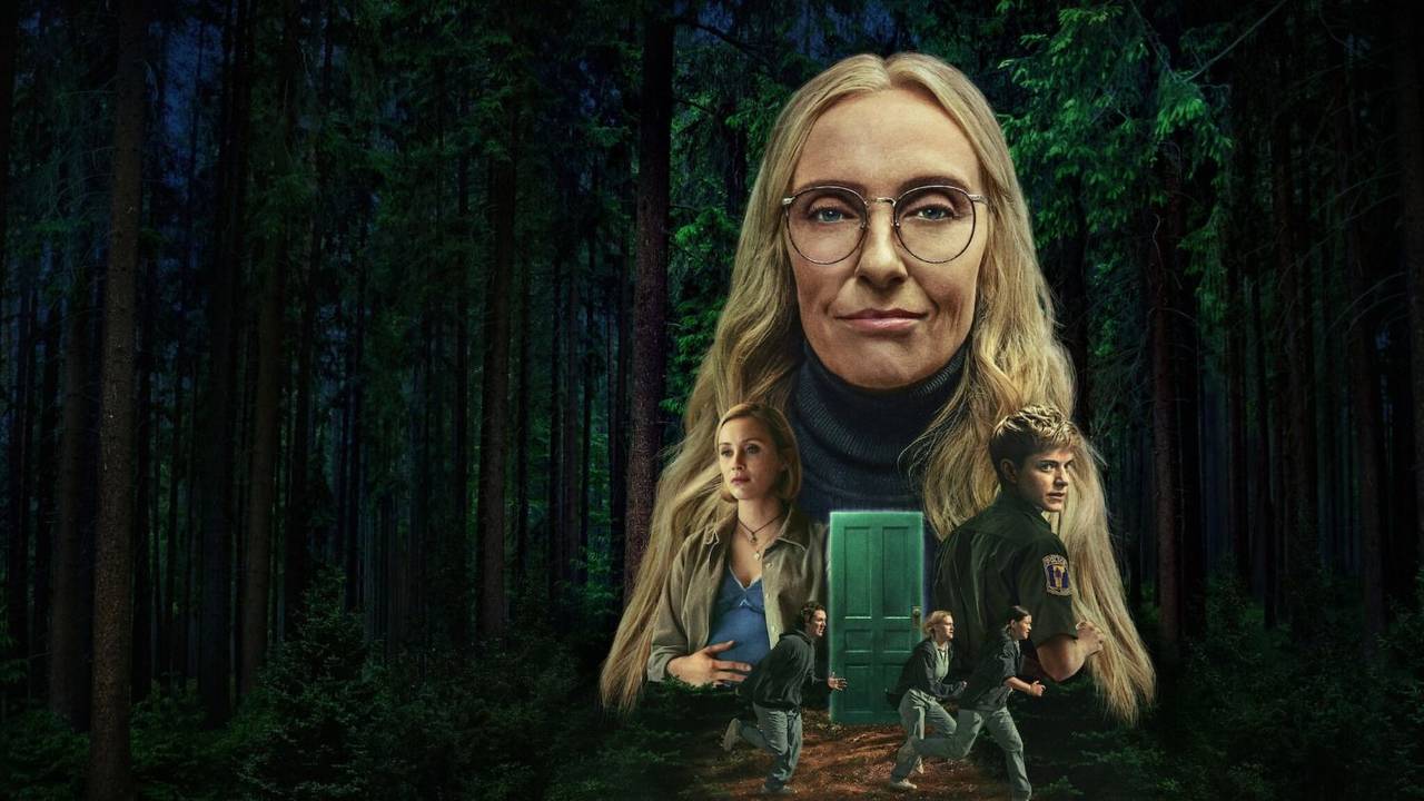 póster de la serie Incontrolables, una mujer en grande, una puerta y otras cinco personas, con un bosque detrás