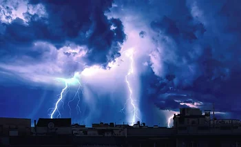 Alerta por tormentas abundantes: prevén más de 200 mm de agua acumulada hasta el martes 27 | Clima