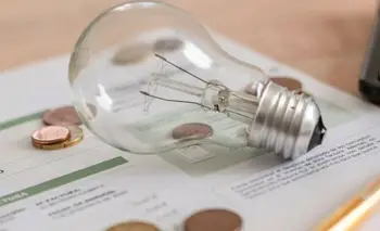 Tarifas de luz: los hogares pagarán más que la industria, por una nueva medida | Energía