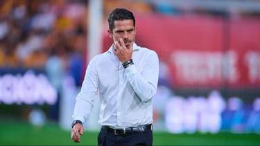Gago explotó tras su insólita explicación por irse de Boca y dejó la conferencia: "River"