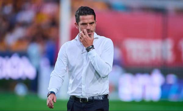 Gago explotó tras su insólita explicación por irse de Boca y dejó la conferencia: 