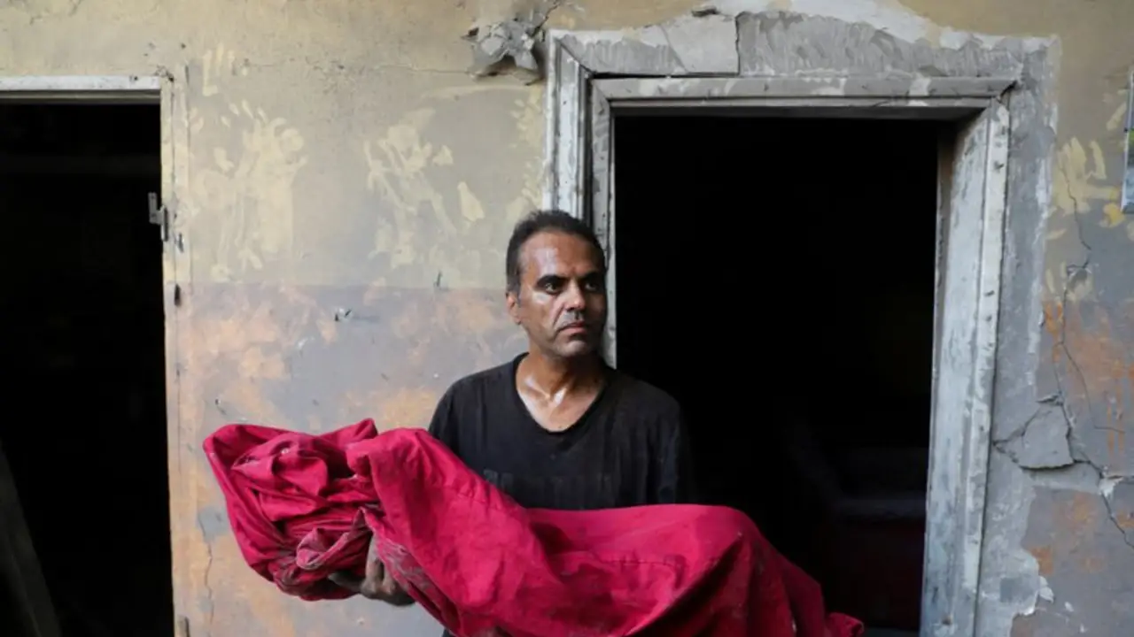 Israel sigue bombardeando Gaza y matando palestinos, mientras se preparan las negociaciones en Egipto