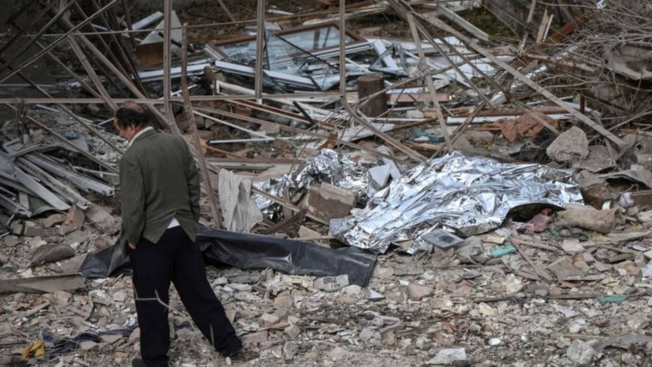 Un ataque aéreo ruso contra Ucrania causa cinco muertos y daños en infraestructuras energéticas