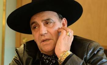 Echaron de una asociación al Chaqueño Palavecino por mostrarse con Milei | Folklore