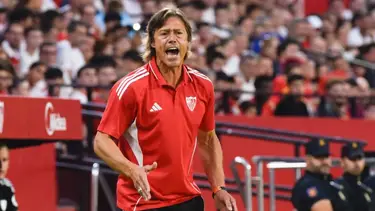 El Sevilla de Almeyda tuvo una histórica goleada al Barcelona y el DT sorprendió con un mensaje:  ¿Para qué?