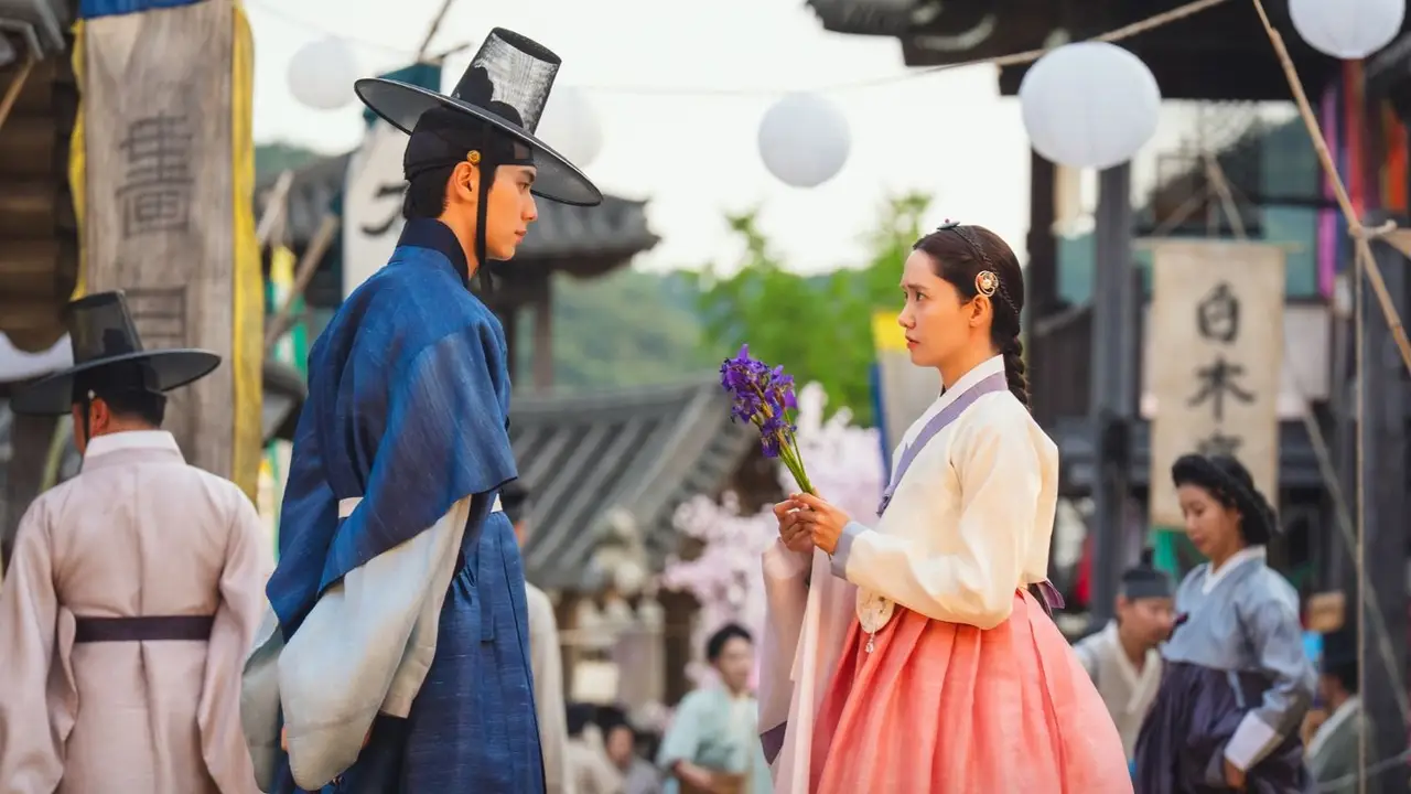 Actores surcoreanos en serie de Netflix, visten trajes ceremoniales asiáticos