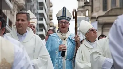 El papa León XIV designó en un área clave del Vaticano a un arzobispo rosarino que denuncia la crisis social de Milei El papa León XIV designó en un área clave del Vaticano a un arzobispo rosarino que denuncia la crisis social de Milei