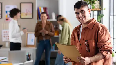 Personas en una oficina Personas en una oficina