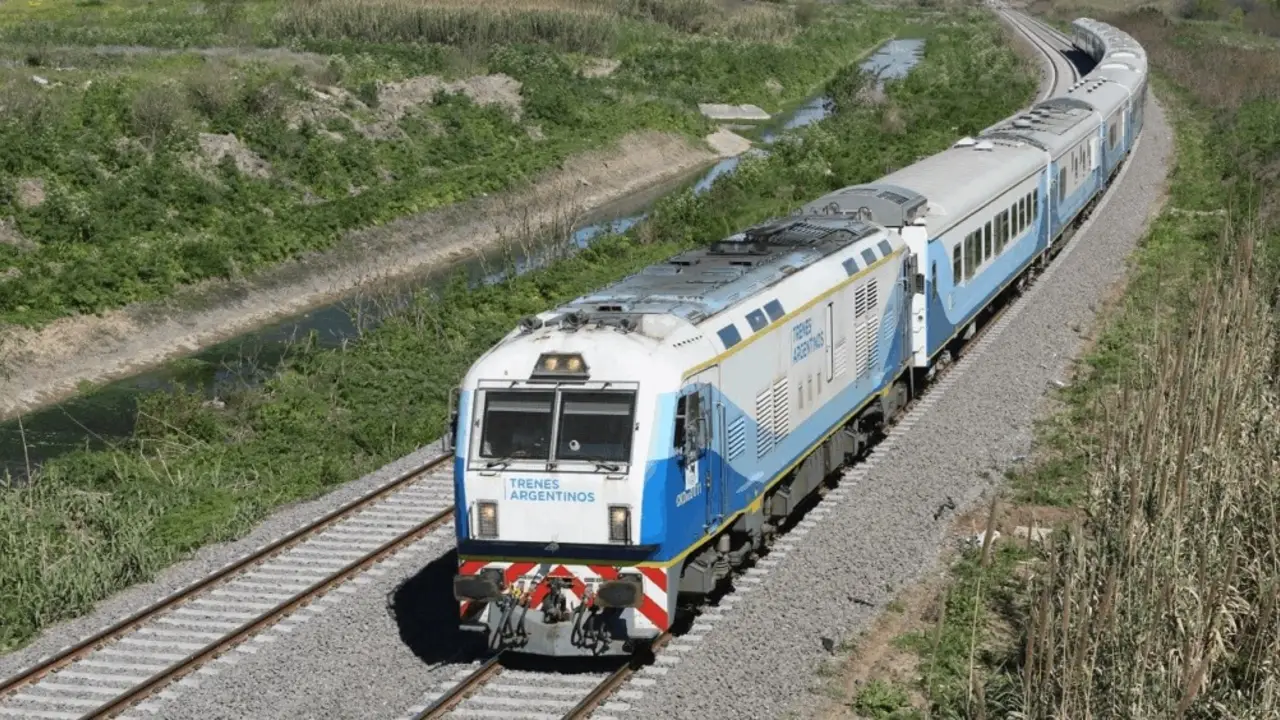 Denuncian destrucción del sistema ferroviario: Rosario perdió las conexiones con Córdoba y Tucumán