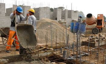 Efecto Milei: la construcción perdió más de 65 mil empleos y el NEA es la más golpeada | Obra pública