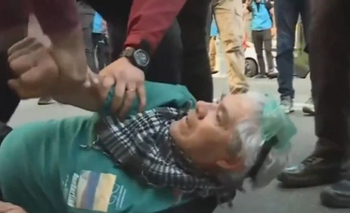 Detuvieron violentamente a un jubilado en la protesta en el Congreso | Marcha jubilados