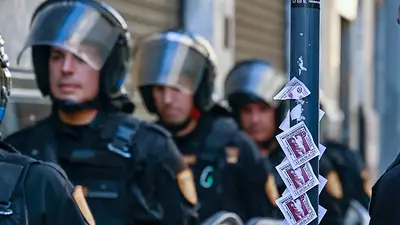 La policía tiró gases lacrimógenos en la primera marcha de jubilados post elecciones La policía tiró gases lacrimógenos en la primera marcha de jubilados post elecciones