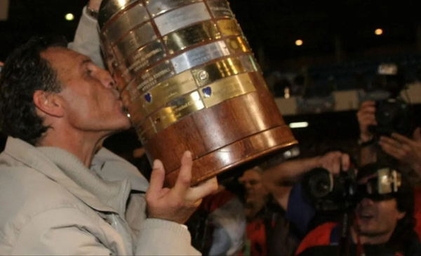 Miguel Russo campeón de la Copa Libertadores con Boca: así tocó el cielo con las manos