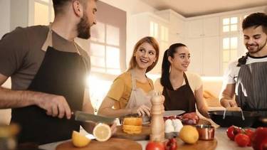 5 comidas fáciles y ricas para hacer con amigos y familia este feriado y fin de semana largo de octubre 2025