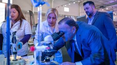 Rioja Futura 2025: Quintela encabezó un encuentro que acercó estudiantes al mundo de la ciencia, tecnología e innovación