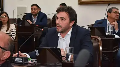 Elecciones 2025: quién es Juan Carlos Santander, el candidato riojano que busca renovar con la salud como eje de campaña Elecciones 2025: quién es Juan Carlos Santander, el candidato riojano que busca renovar con la salud como eje de campaña
