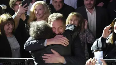 Santilli celebró que es primer candidato de Milei pero duda de la reimpresión de boletas Santilli celebró que es primer candidato de Milei pero duda de la reimpresión de boletas