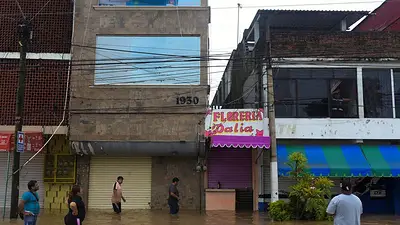 Al menos 44 personas mueren tras lluvias torrenciales en México: gobierno Al menos 44 personas mueren tras lluvias torrenciales en México: gobierno