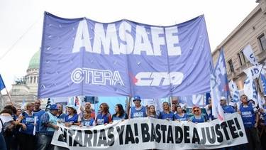 Paro docente en Santa Fe: Pullaro confirmó que descontará el día y maestros denuncian "salarios miserables"