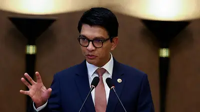 El presidente de Madagascar disuelve la Asamblea Nacional, agravando la crisis El presidente de Madagascar disuelve la Asamblea Nacional, agravando la crisis