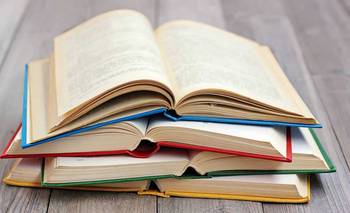 Las 5 mejores novelas que podrían llevarse al cine según la IA | Libros