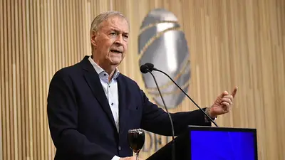 Bolsa de Comercio de Córdoba: Schiaretti aseguró que el modelo económico de Milei "es insostenible" Bolsa de Comercio de Córdoba: Schiaretti aseguró que el modelo económico de Milei "es insostenible"