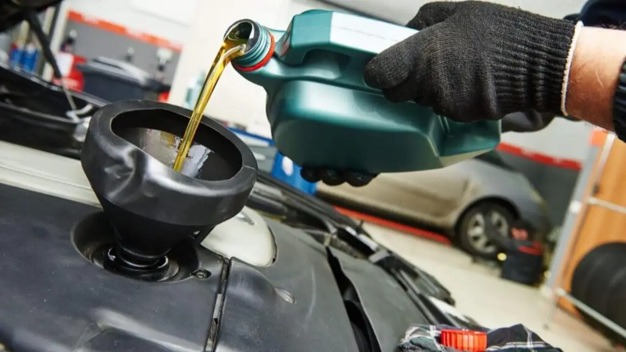 Arreglar el auto: cada cuánto se cambia el aceite del auto y qué pasa si está seco