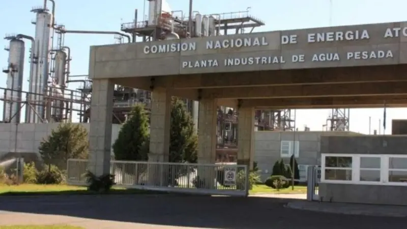 El Gobierno se desprende un activo nuclear clave: la planta de agua pesada de Neuquén El Gobierno se desprende un activo nuclear clave: la planta de agua pesada de Neuquén