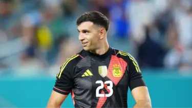 La extraordinaria atajada de Dibu Martínez ante Puerto Rico